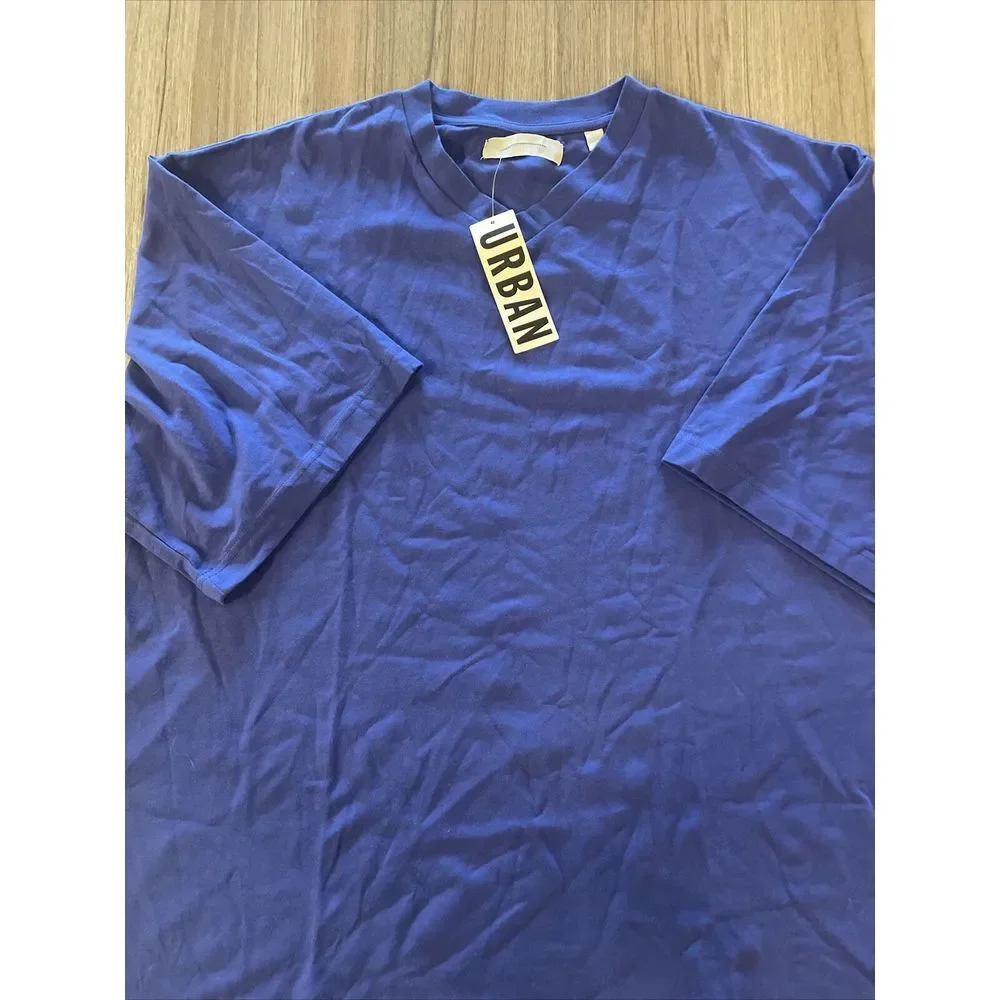 Urban Outfitters Men's Standard Cloth‎ M Shortstop Short Sleeve V Neck Oversized
